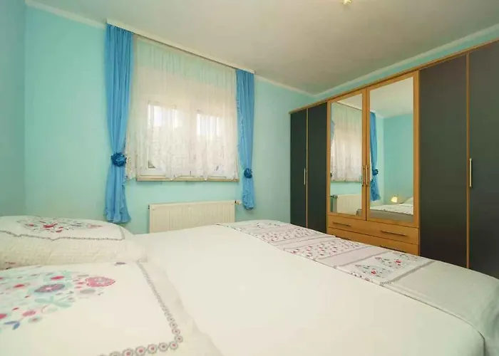 Apartamento With A - C In 54889 Crikvenica