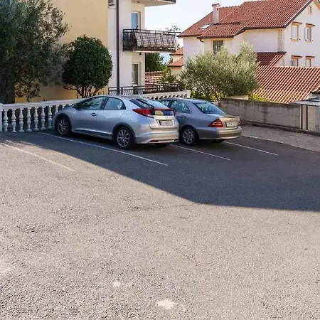 Lägenhet With A - C In 54889